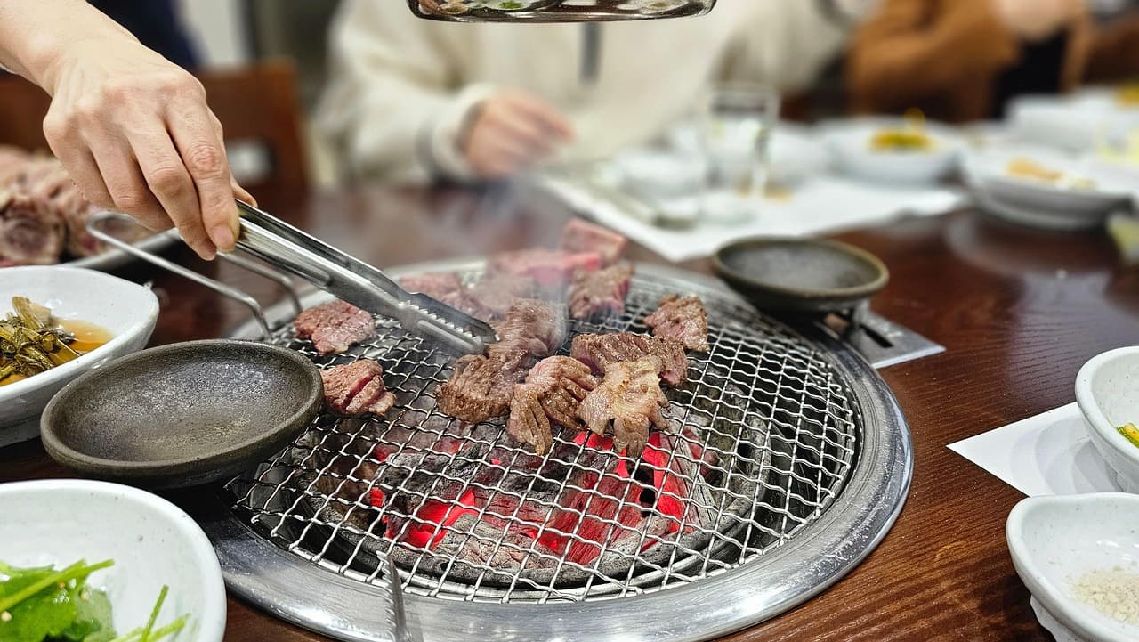 양념이 발라져 노릇하게 구워진 황태구이
